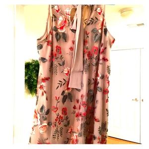 Beautiful floral dress!!